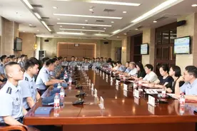 电子科技大学举行2020届毕业国防生座谈会暨出征仪式图片