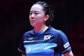 感动！华裔乒乓美女回国不忘给国乒主力加油，不忘娘家人好样的图片