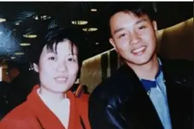张国荣背后的女人图片