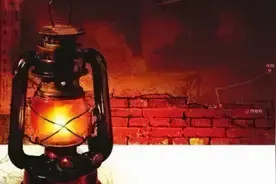 一个生产队长和一个女人的战争图片