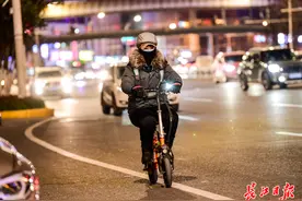 寒夜女代驾 | 图集图片