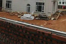 曾经红极一时的农村房子外墙瓷砖，为何不流行了？2大原因造成的图片