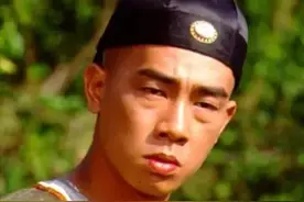 “痞帅王爷”陈小春的升级打怪史，就是现实版韦小宝图片