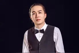兄弟反目成仇，德华和赖神要在拳赛上相见，德华八块腹肌是真的？图片