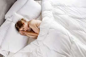 盖不暖、厚度不一代表该换棉被了 5症状轻松检测冬被更好睡图片