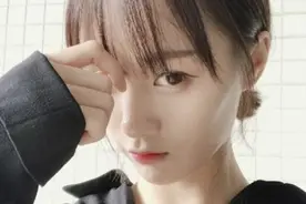 小说：自感堕落的初恋女友图片