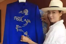 中国第一名模马艳丽罕现身，气场不输刘雯，与名导离婚后身价上亿图片