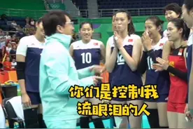 成龙人气太高！现身探班女排惹外国人全场欢呼，网友：这就是地位图片
