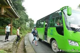 曾经生意红红火火的乡镇客运班车，如今为何生意萧条？看完明白了图片