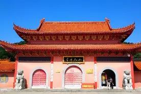 安徽马鞍山：上百尊佛像被丢弃荒野，实在有些不妥图片