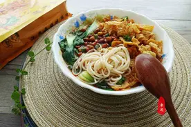 为了让好奇心得到满足，我也煮一碗酸辣爽螺蛳粉，结果一吃上瘾了图片