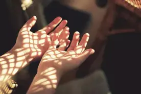 心理学家说：真正喜欢一个人，会出现这些感觉图片