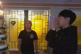 虎牙刘杀鸡悔恨一生！爆料刘杀鸡。君子哥上线“暴打”心态队！图片