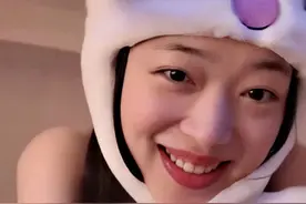 崔雪莉家人晒生前住房，保留生活痕迹，椅子上放吊灯令人心碎图片
