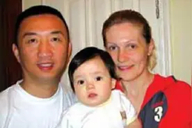 战地记者卢宇光：为报救命之恩，娶俄罗斯特种兵遗孀，现状如何？图片