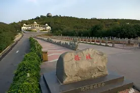 车往高处滑，沈阳怪坡到底怎么回事？真是磁场错乱，重力位移吗？图片