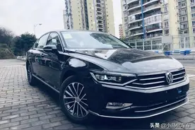 新款迈腾330豪华版提车记，性价比比老款高，这价格我买贵了吗图片