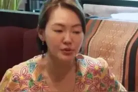 小S罚跪女儿，只因其花469元买项链，穷养富养再现争议图片