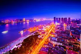 太疯狂！投资客组团武汉炒房，学区房跳空暴涨图片