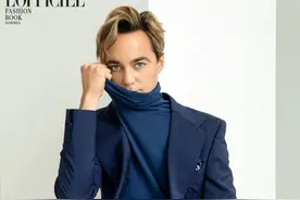 生活大爆炸谢耳朵变帅了！一头金发迷人，网友：收拾了果然不一样图片