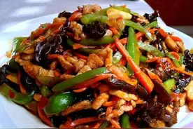 美食湖南、经典家常菜——鱼香肉丝，脆嫩爽口、味美鲜香扑面来图片