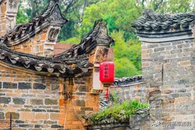 赣州兴国县东韶古村，大山里的客家古村古建筑很多，乡村春色熟悉图片