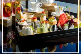 这家预售浪漫的「云端餐厅」，坐拥酒店顶层无敌璀璨风景线图片