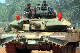 阿琼出马，一个顶俩！印度国产明星坦克，为啥又贵又重？图片