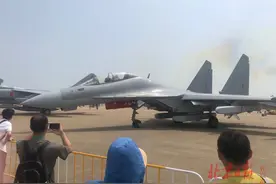 歼20搭档，歼16亮相珠海，共守祖国空天图片