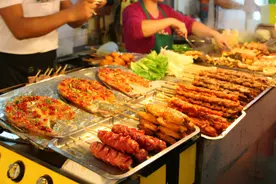 国内3大“坑人”美食街，西安这条街意外上榜，你“踩雷”了么？图片