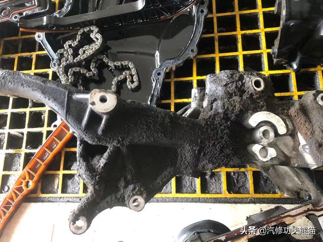 小伙淘了台二手奥迪Q5，不光烧机油还到处漏油，一次修复秒变新机