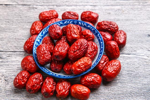 每日懂一味中药——大枣：补气养血，镇定安神