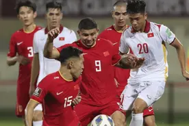 国足3-2越南！武磊丢单刀后94分钟绝杀，张玉宁建功，李铁开心了图片