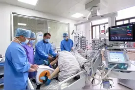 高烧40℃还加班！IT小伙复工后疯狂冲业绩，出现白肺上了ECMO图片