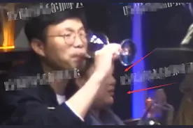 众星齐聚乌镇喝酒，何炅醉酒后搂住周迅痛哭，李诞杨天真全程热聊图片