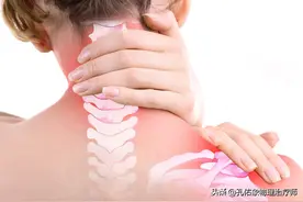 颈部疼痛、手麻无力，是椎间盘突出所致？医生辟谣，给您详细讲清图片