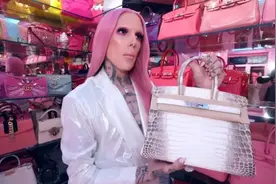 全球最有钱美妆博主生活有多奢靡？住城堡，用爱马仕金勺子吃甜品图片