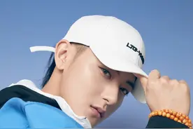 被夸“最硬核赈灾”：李宇春捐60艘救生艇，胖东来老板在一线救援图片