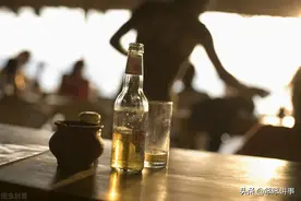 广西小伙在酒吧被杀，这类麻烦或许是我们自找的图片