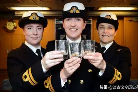 为何潜艇上极少使用女兵？多个国家曾曝出丑闻，中俄更是明令禁止图片