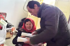 甘肃民勤大叔去买纯手工挂面，卖多少钱1斤？听听比你们那便宜吗视频封面