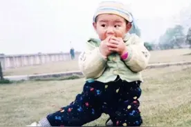 王源童年照你都见过吗？百变造型，每个都好可爱图片