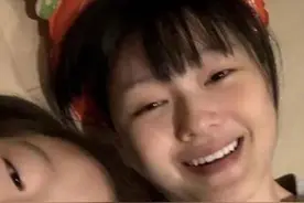 汪小菲罕晒妻女合照曝光大s素颜，面部圆润鼻翼宽，双下巴超抢镜图片