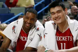 为何麦迪迟迟没有球队退役他的球衣？连更难的名人堂都进去了图片