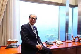 是为富不仁，还是回报社会？华人首富的李嘉诚对此有明确的回答图片