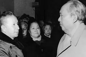 毛主席点名让粟裕担任副总参谋长，粟裕却回答：我想创建步兵学校图片