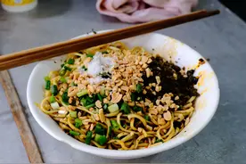 宜宾的燃面啊 美味到燃烧图片
