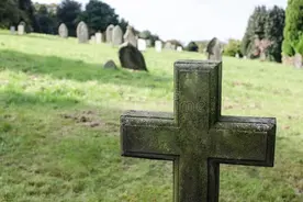 土葬、火葬争论不休，新丧葬技术出现，零污染不占地，武汉已试行图片