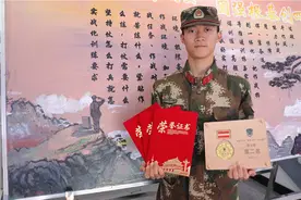 致敬！这是我心目中的英雄图片