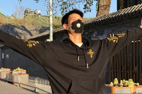 林书豪结束隔离，直奔首钢训练场练投篮图片